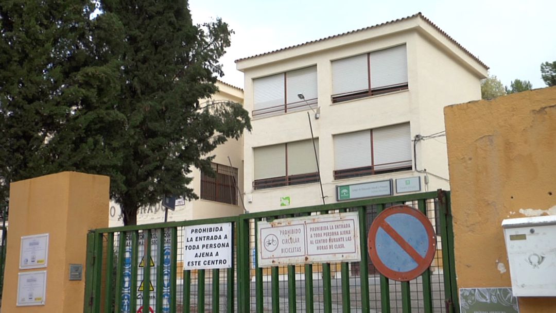 Entrada principal CEIP Antonio Machado Entrada principal CEIP Antonio Machado