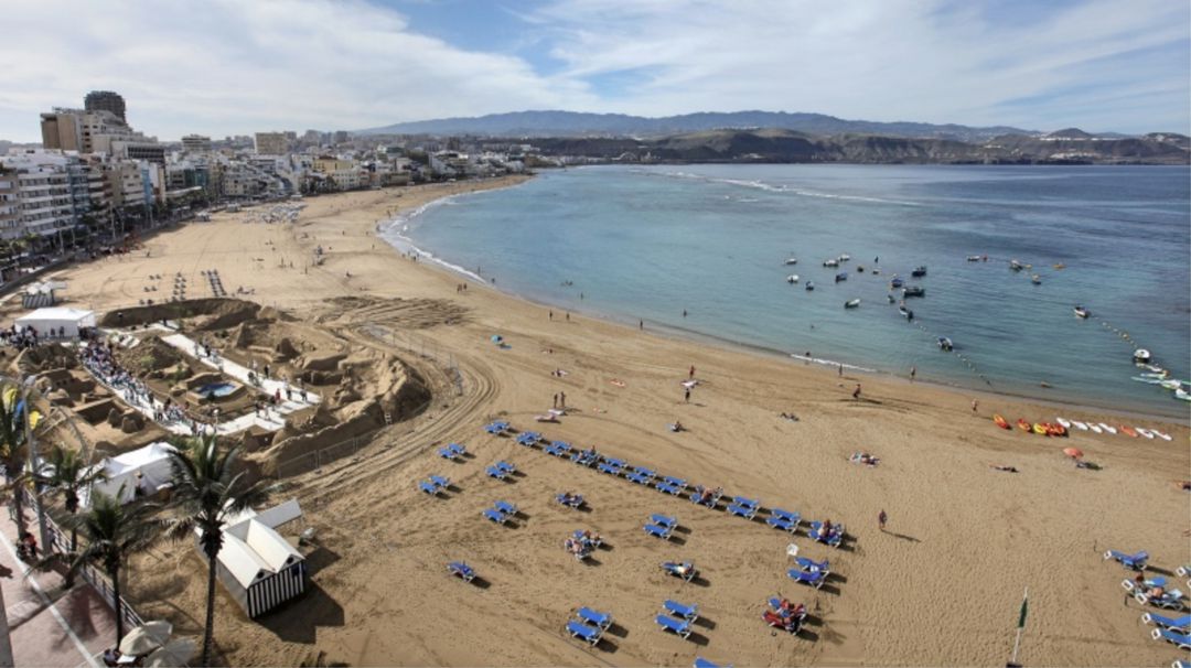 Panorámica de la playa de Las Canteras Panorámica de la playa de Las Canteras