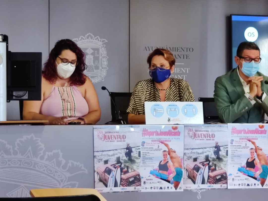 De derecha a izquierda: Claudia Muñoz, María Conejero, José Luis Berenguer De derecha a izquierda: Claudia Muñoz, María Conejero, José Luis Berenguer