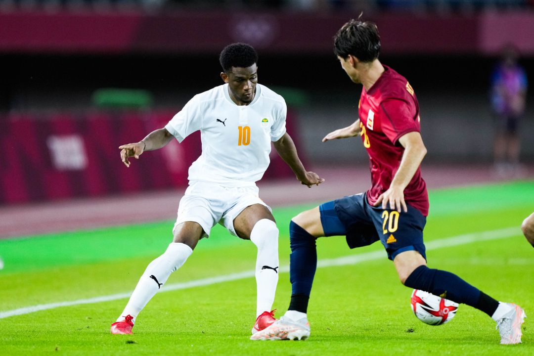 Juan Miranda, futbolista del Betis, disputará la medalla de oro con España el próximo sábado ante Brasil, donde juega el central sevillista Diego Carlos. Juan Miranda, futbolista del Betis, disputará la medalla de oro con España el próximo sábado ante Brasil, donde juega el central sevillista Diego Carlos.