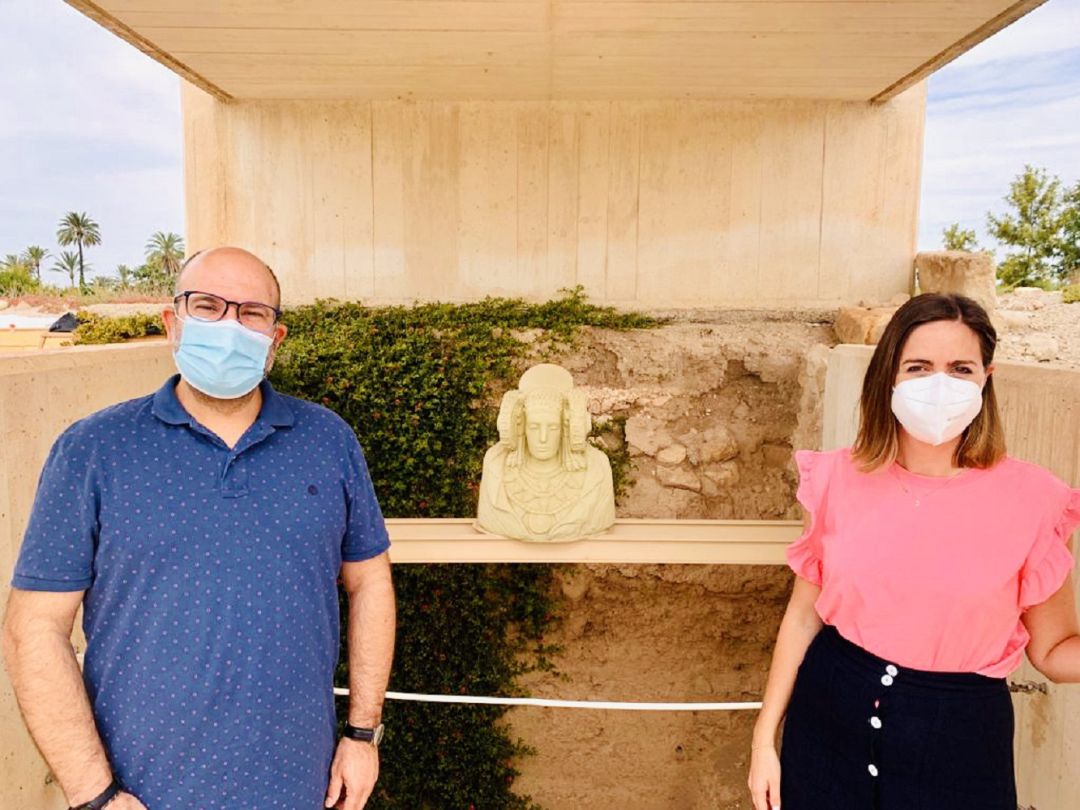 Compromís en el yacimiento arqueológico de la Alcudia Compromís en el yacimiento arqueológico de la Alcudia
