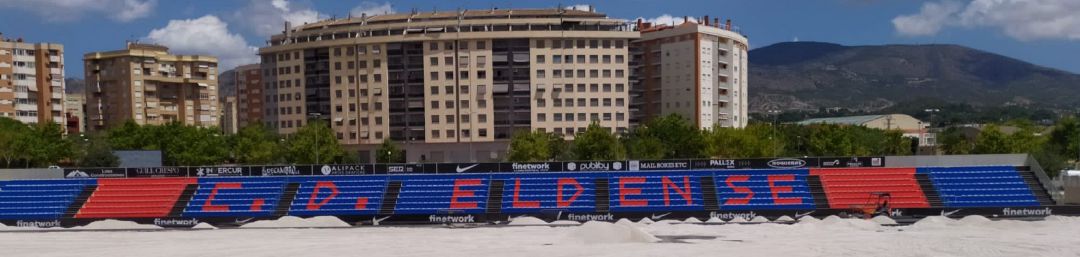 El graderío del Nuevo Pepico Amat cambia de aspecto El graderío del Nuevo Pepico Amat cambia de aspecto