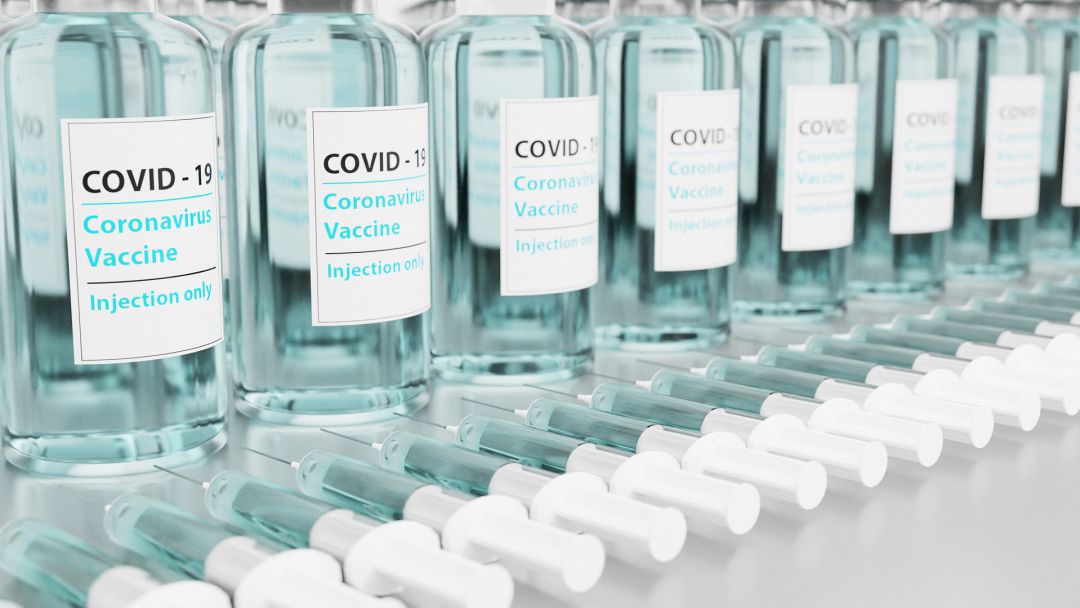 Els vaccins han impedit que la cinquena onada de la Covid col·lapsés el sistema sanitari. Els vaccins han impedit que la cinquena onada de la Covid col·lapsés el sistema sanitari.