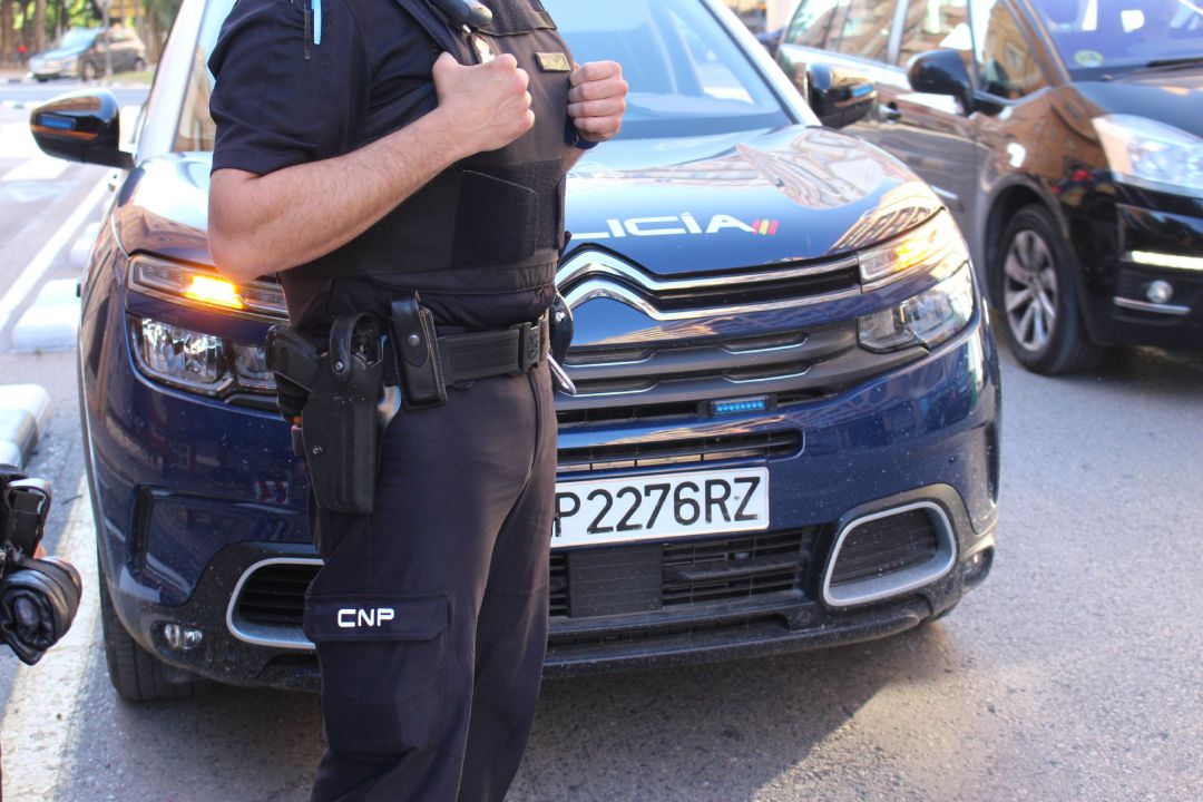 Imagen de archivo de un agente de la Policía Nacional Imagen de archivo de un agente de la Policía Nacional