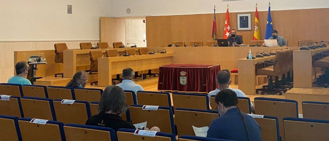 Reunión del Ayuntamiento de San Fernando de Henares y la Plataforma contra el Ruido. Reunión del Ayuntamiento de San Fernando de Henares y la Plataforma contra el Ruido.