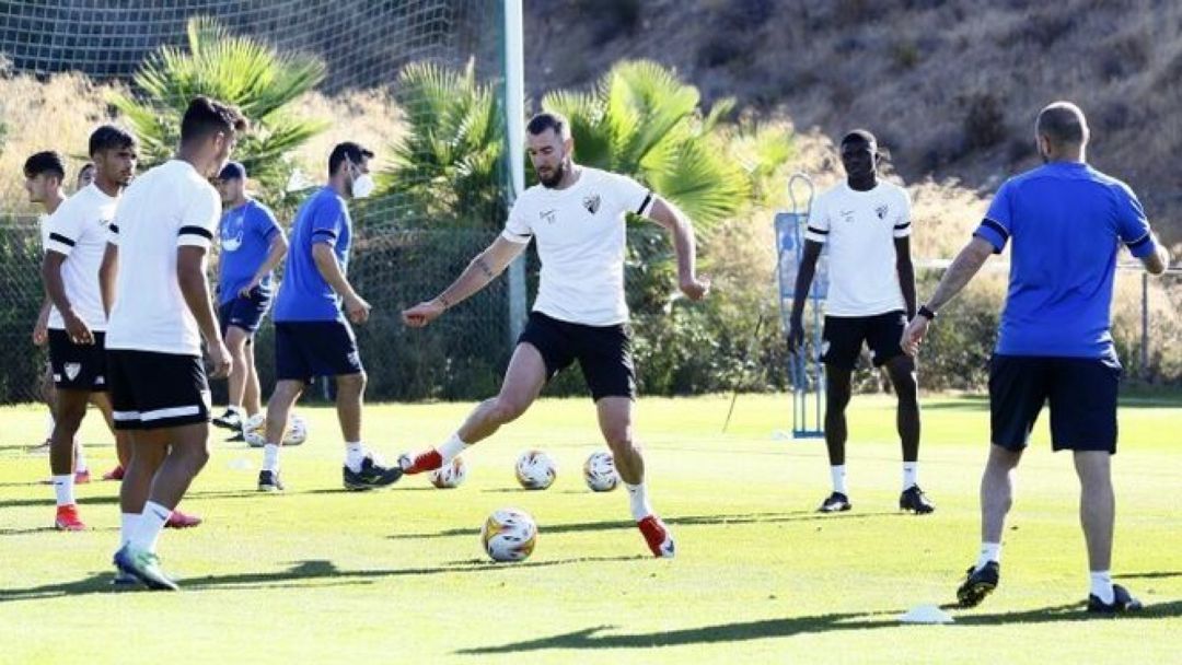 Peybernes, durante el primer entrenamiento en Alhaurín. Peybernes, durante el primer entrenamiento en Alhaurín.