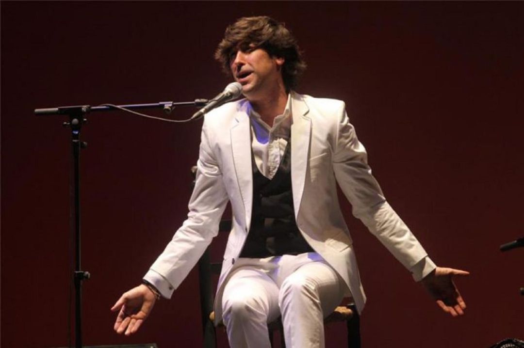 El cantaor flamenco Manuel Lombo durante su actuación El cantaor flamenco Manuel Lombo durante su actuación
