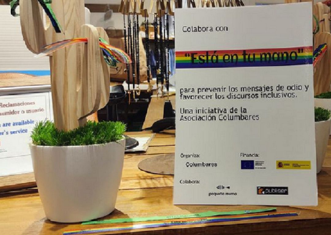 Las pulseras contra los mensajes de odio ya están a la venta en las tiendas físicas y en la web de Pequeña Moma Las pulseras contra los mensajes de odio ya están a la venta en las tiendas físicas y en la web de Pequeña Moma