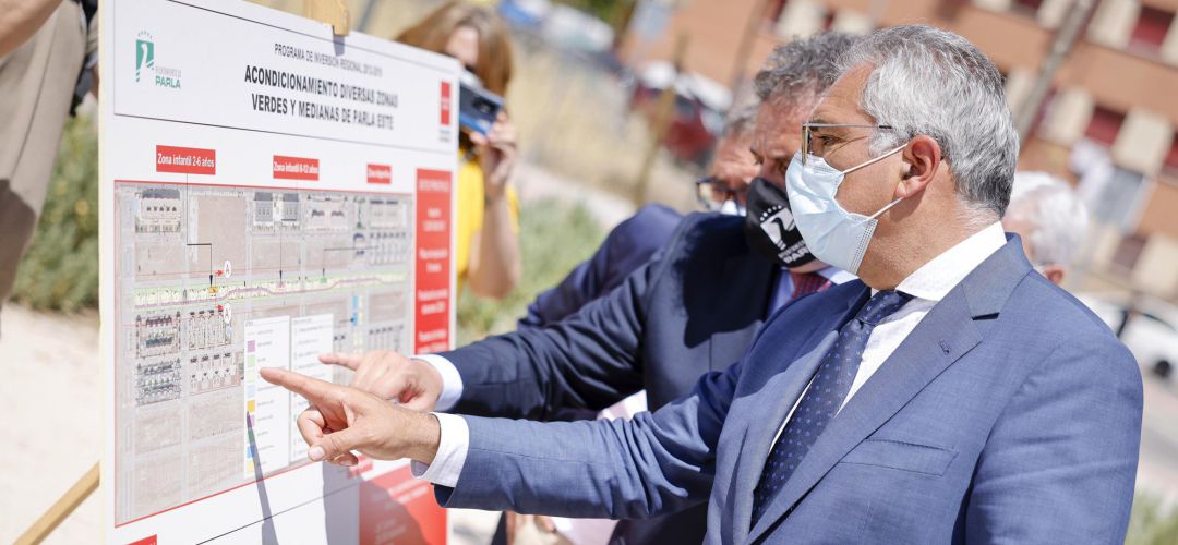 El consejero de Administración Local y Digitalización del Gobierno regional, Carlos Izquierdo, en Parla
El consejero de Administración Local y Digitalización del Gobierno regional, Carlos Izquierdo, en Parla