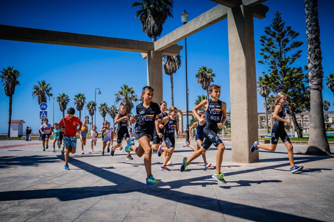 La cantera roquetera se apunta al triatlón. La cantera roquetera se apunta al triatlón.
