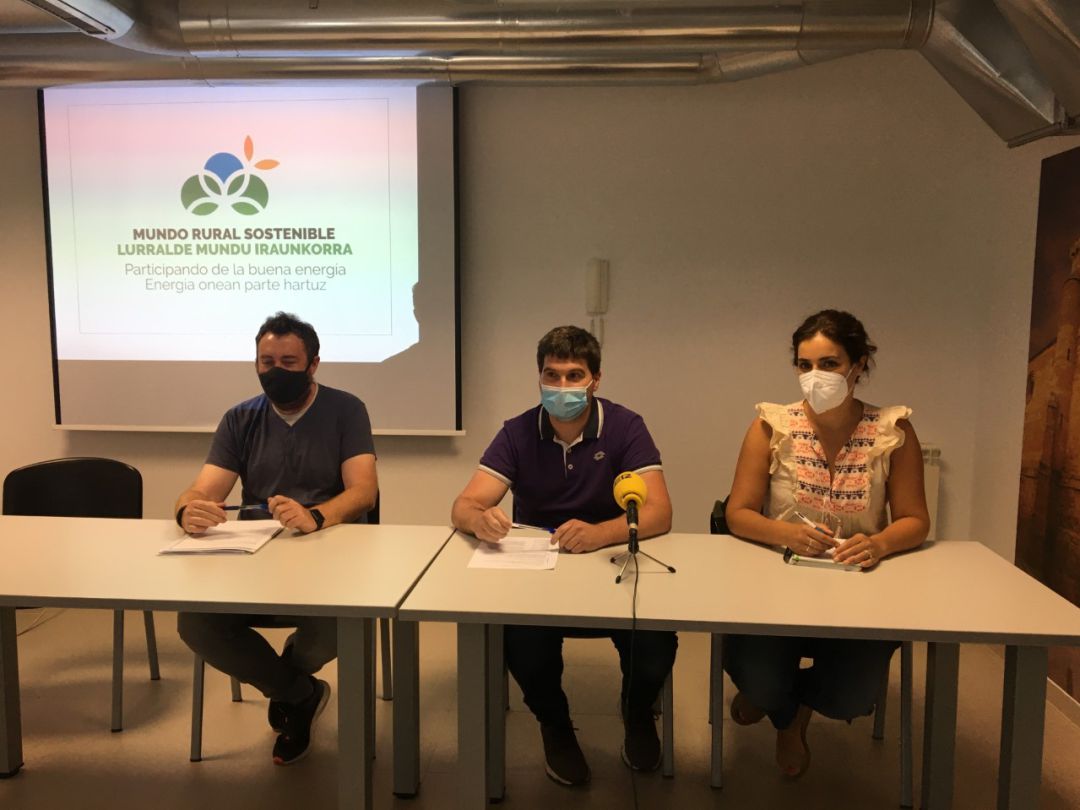 David Labeaga, técnico de Teder, Sergio Echarte, técnico de Zona Media y Nekari Uriarte, técnica de Cederna Garalur David Labeaga, técnico de Teder, Sergio Echarte, técnico de Zona Media y Nekari Uriarte, técnica de Cederna Garalur