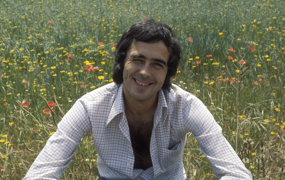Joan Manuel Serrat en una fotografía de archivo Joan Manuel Serrat en una fotografía de archivo