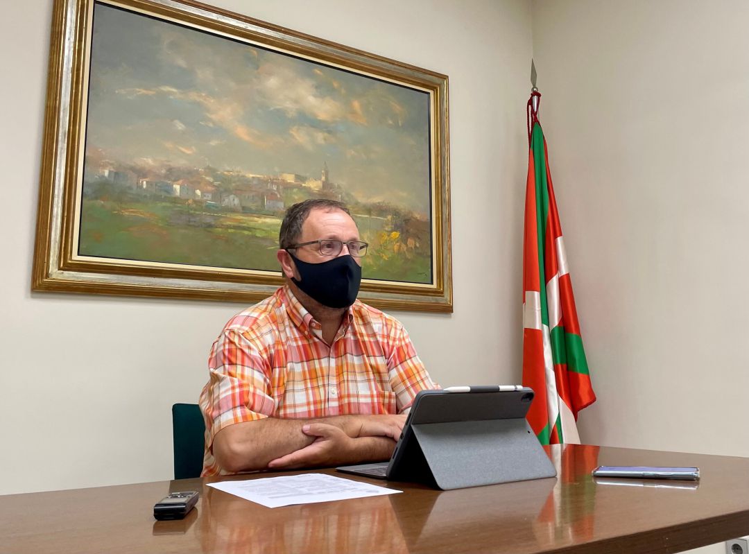 El alcalde de Hondarribia, Txomin Sagarzazu El alcalde de Hondarribia, Txomin Sagarzazu