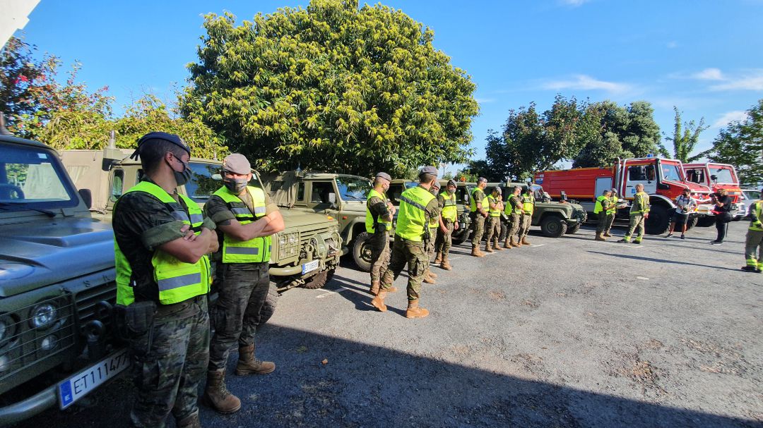 Casi 200 militares de la Brilat estarán a disposición de la Xunta en la lucha contra los incendios forestales, desde este domingo y hasta el 30 de septiembre. Estará formado por 30 brigadas de la Brilat destinadas a vigilar los Montes, tres mas que el pasado año Casi 200 militares de la Brilat estarán a disposición de la Xunta en la lucha contra los incendios forestales, desde este domingo y hasta el 30 de septiembre. Estará formado por 30 brigadas de la Brilat destinadas a vigilar los Montes, tres mas que el pasado año