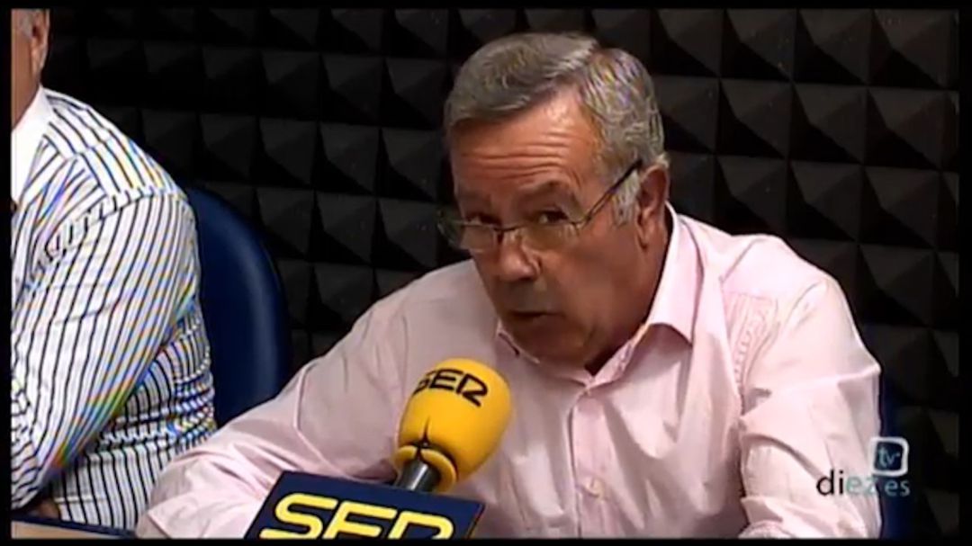 Paco Moya en el programa 'El Pasacalles', de Radio Úbeda y Diez Tv Paco Moya en el programa 'El Pasacalles', de Radio Úbeda y Diez Tv