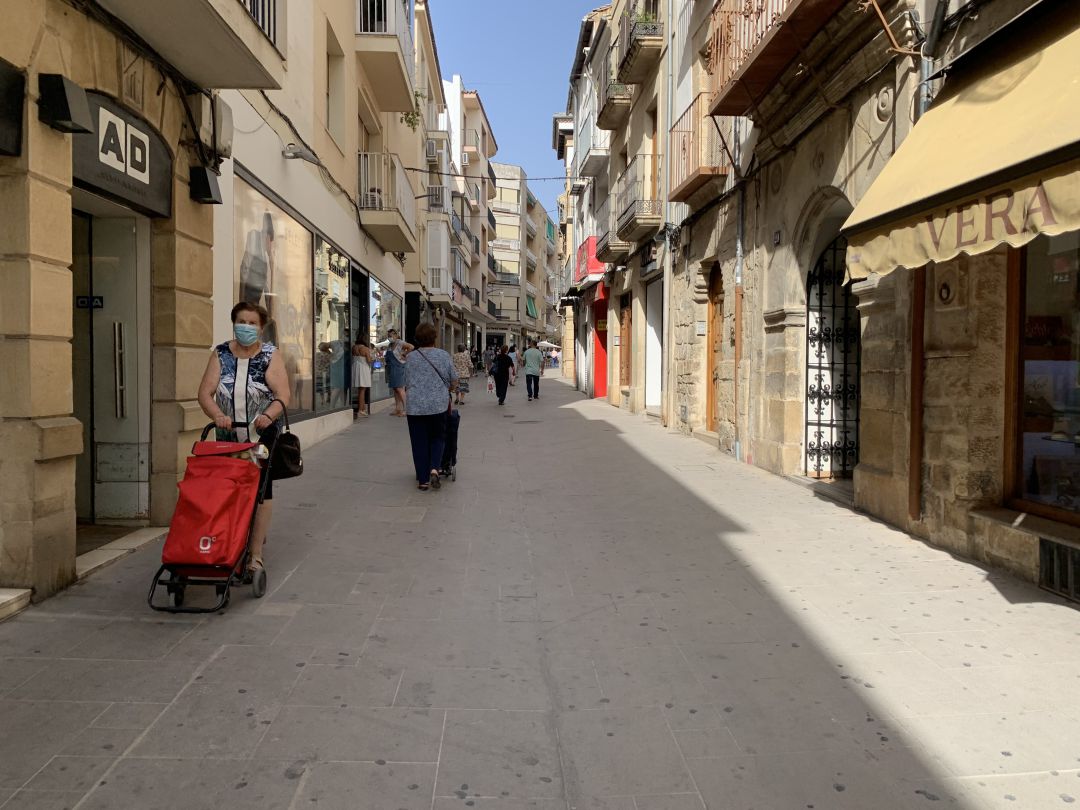 Personas caminando por la calle Mesones este jueves por la mañana Personas caminando por la calle Mesones este jueves por la mañana