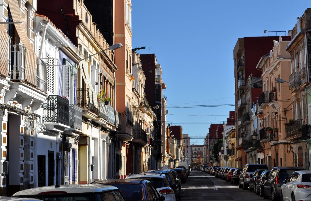 Una calle del barrio del Cabanyal. Una calle del barrio del Cabanyal.