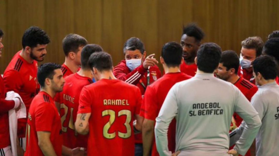 Chema Rodríguez, en un partido al frente del Benfica Chema Rodríguez, en un partido al frente del Benfica