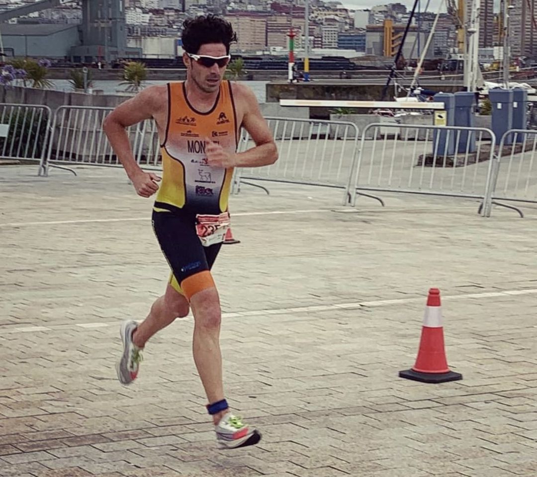 Francisco Montiel en un triatlón. Francisco Montiel en un triatlón.