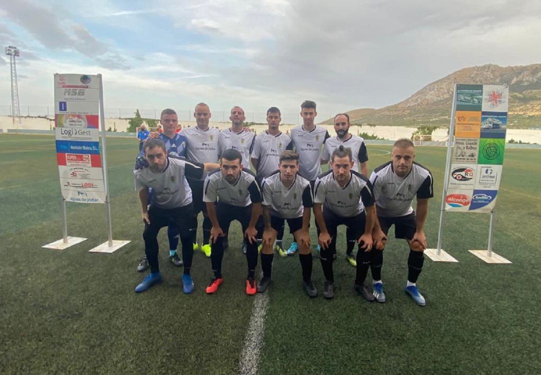 Equipo titular en encuentro frente al Deportivo Linares B Equipo titular en encuentro frente al Deportivo Linares B