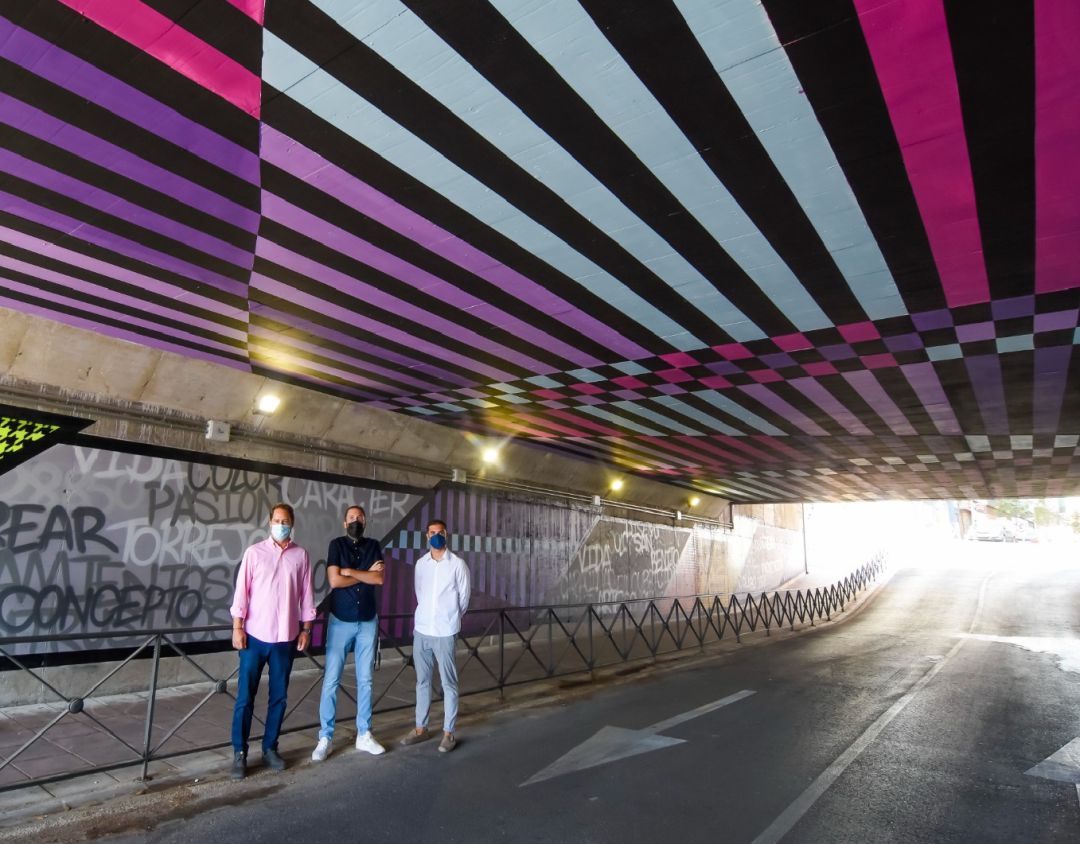 Nuevo mural situado en el Paseo Enmedio Nuevo mural situado en el Paseo Enmedio