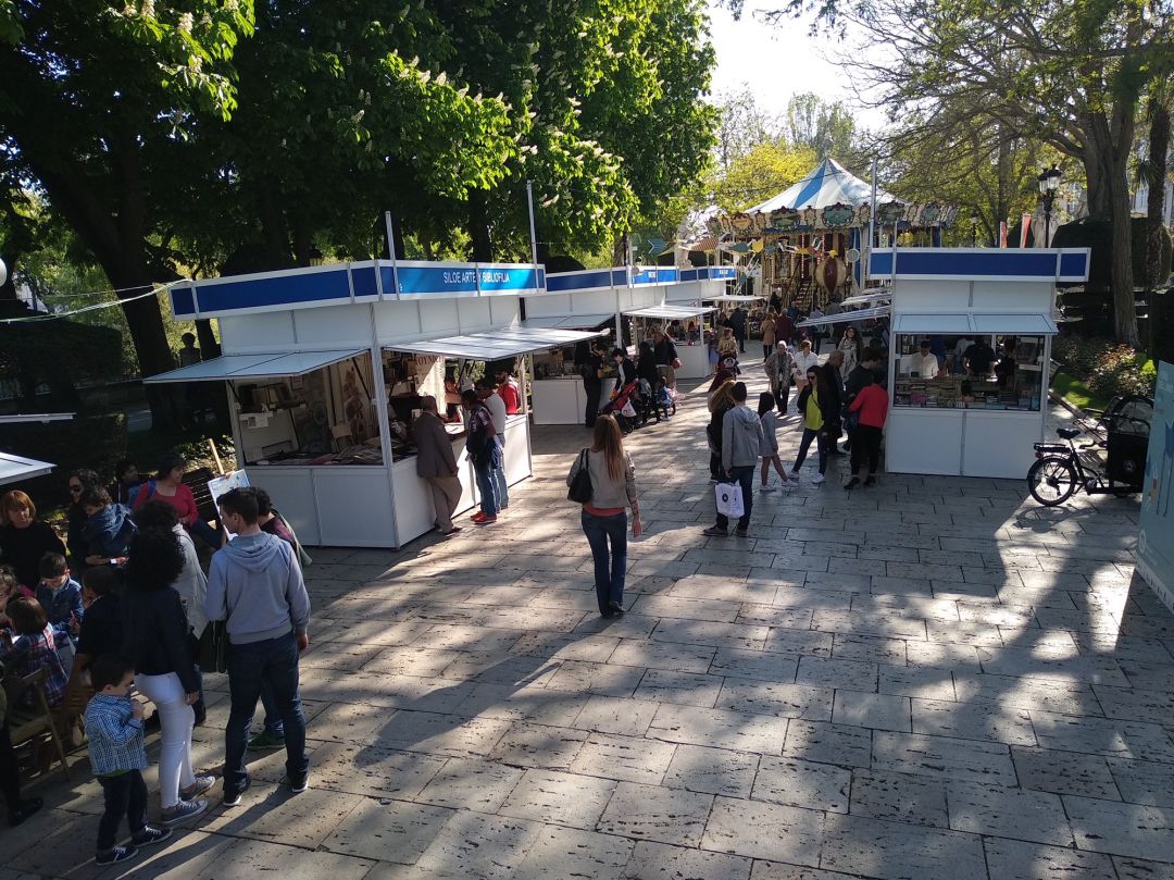 La Feria del Libro cambiará su tradicional emplazamiento este año y se ubicará en la Plaza Mayor La Feria del Libro cambiará su tradicional emplazamiento este año y se ubicará en la Plaza Mayor