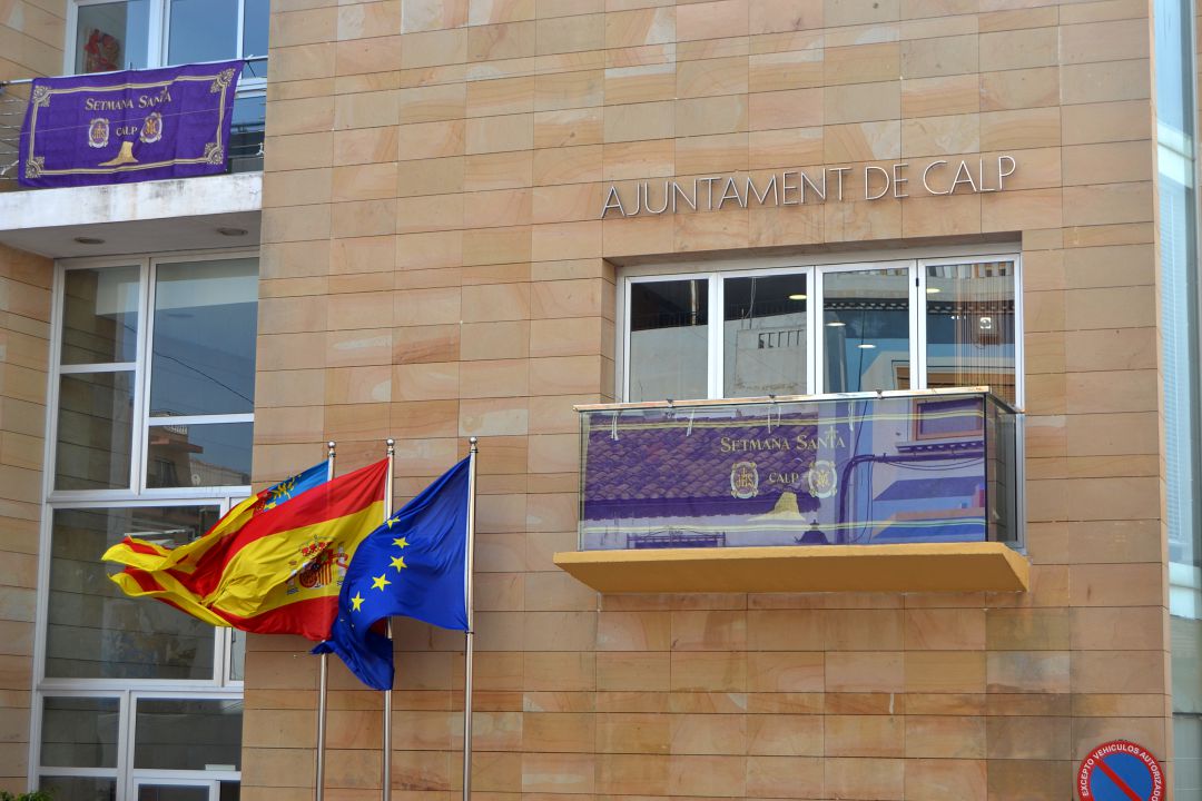 Fachada del edificio consistorial. Fachada del edificio consistorial.