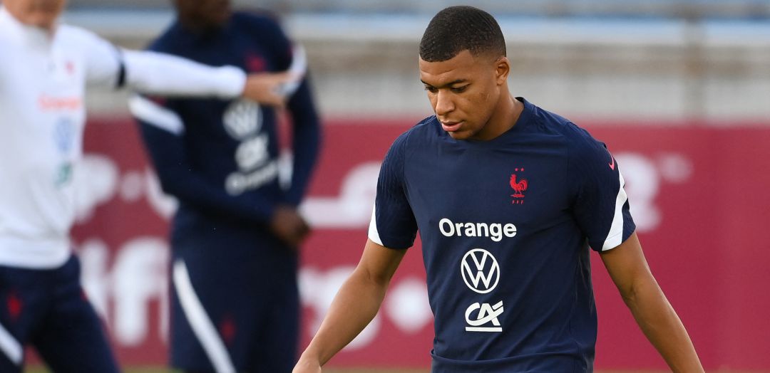 Kylian Mbappé, durante un entrenamiento con la selección francesa este martes Kylian Mbappé, durante un entrenamiento con la selección francesa este martes
