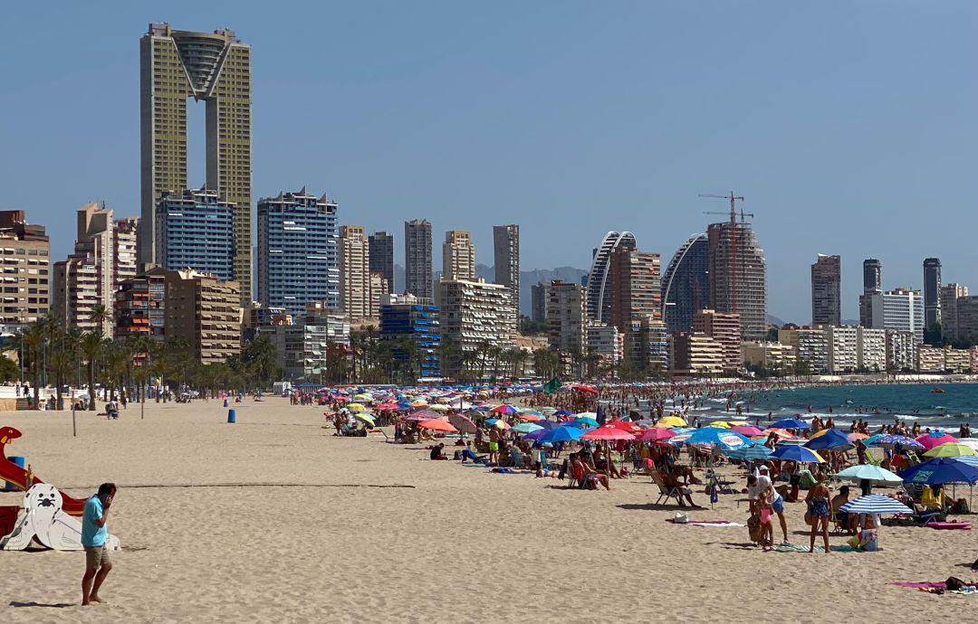 Playa de Poniente desde la esquina del Tossal de la Cala Playa de Poniente desde la esquina del Tossal de la Cala