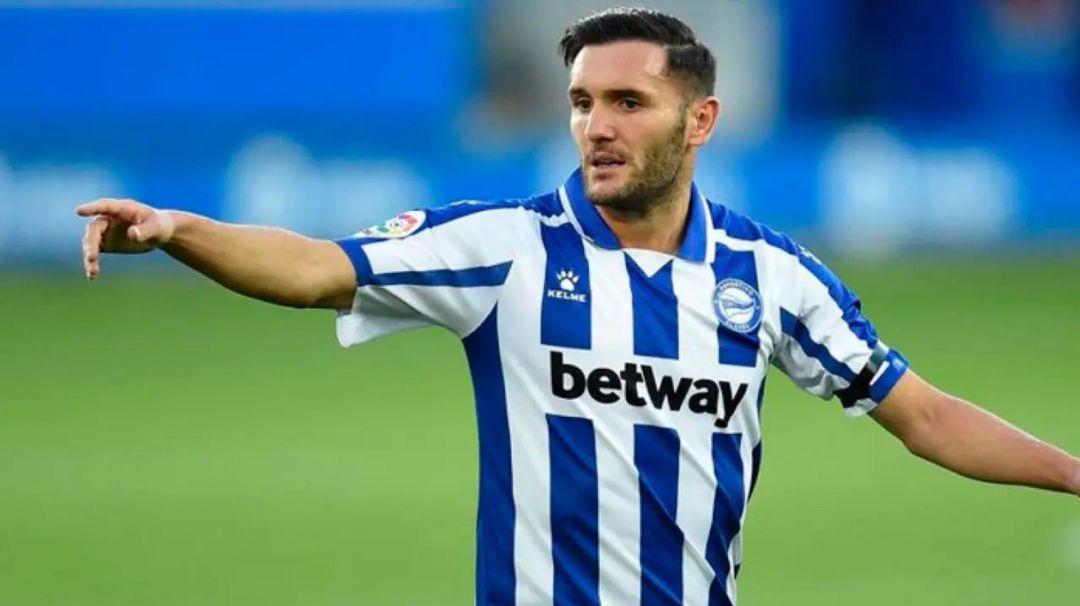 Lucas Pérez en un partido con el Alavés Lucas Pérez en un partido con el Alavés