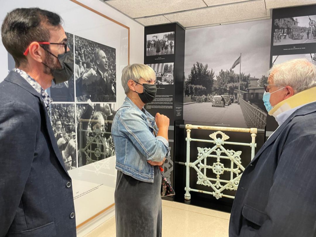El delegado, Santi Jiménez, representantes de la asociación Kepa Ordoki-Memoria Historikoa Bidasoa, la consejera de Justicia, Lourdes Ciuró, el presidente de la Diputación de Lleida, Joan Talarn; el presidente del Consejo Comarcal de Urgel y el alcalde de Tornabous, David Vilaró estuvieron presentes en el acto El delegado, Santi Jiménez, representantes de la asociación Kepa Ordoki-Memoria Historikoa Bidasoa, la consejera de Justicia, Lourdes Ciuró, el presidente de la Diputación de Lleida, Joan Talarn; el presidente del Consejo Comarcal de Urgel y el alcalde de Tornabous, David Vilaró estuvieron presentes en el acto