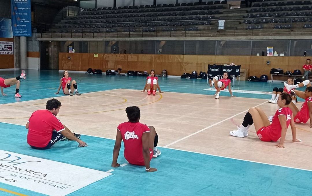 L'equip de la màxima categoria del voleibol femení estatal va iniciar ahir capvespre la seva preparació de cara a la temporada 2021-22. L'equip de la màxima categoria del voleibol femení estatal va iniciar ahir capvespre la seva preparació de cara a la temporada 2021-22.