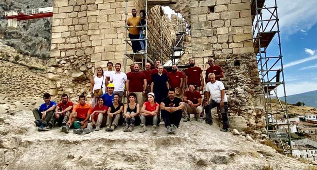 Foto de familia en la jornada final del campo del voluntariado Foto de familia en la jornada final del campo del voluntariado