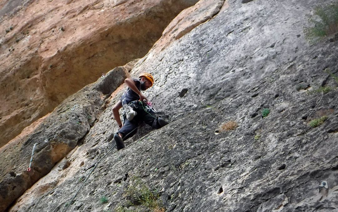 Escalando en las riscas de Cuenca. Escalando en las riscas de Cuenca.