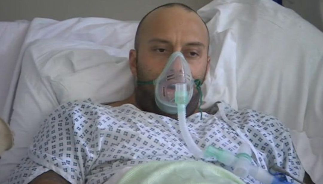 El rapero Markus Birks durante su hospitalización por COVID-19. El rapero Markus Birks durante su hospitalización por COVID-19.