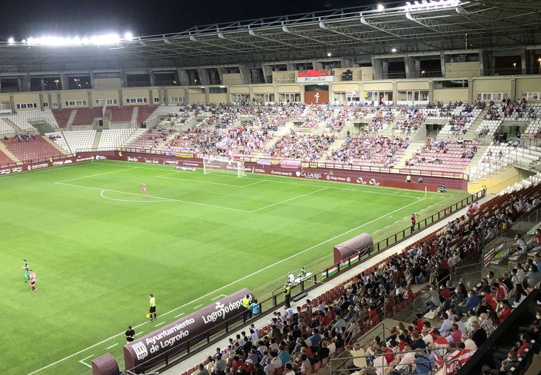 4.800 personas en Las Gaunas. 4.800 personas en Las Gaunas.