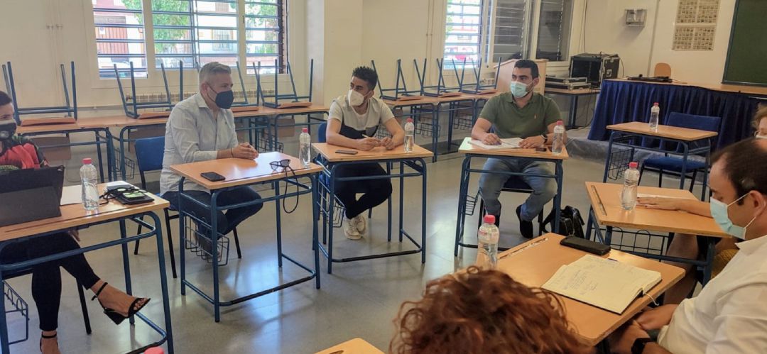 Reunión en Beas de Segura con el delegado de Educación, Antonio Sutil. Reunión en Beas de Segura con el delegado de Educación, Antonio Sutil.