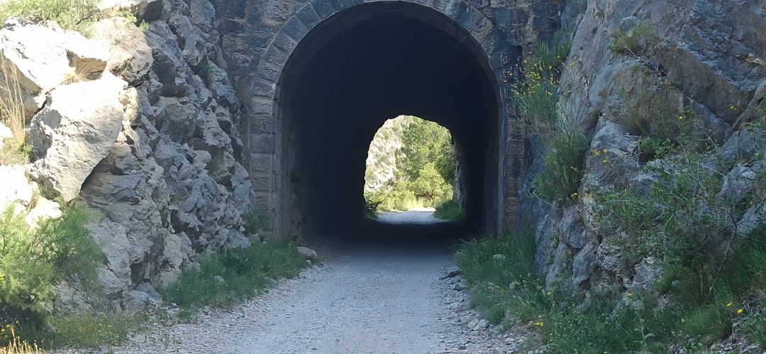 Antigua vía del tren de Villalonga a L'Orxa Antigua vía del tren de Villalonga a L'Orxa