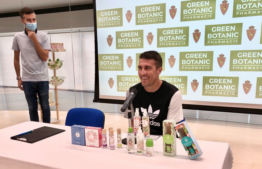 Alberto Zapater ha comparecido en la sede de Saphir Perfums Alberto Zapater ha comparecido en la sede de Saphir Perfums