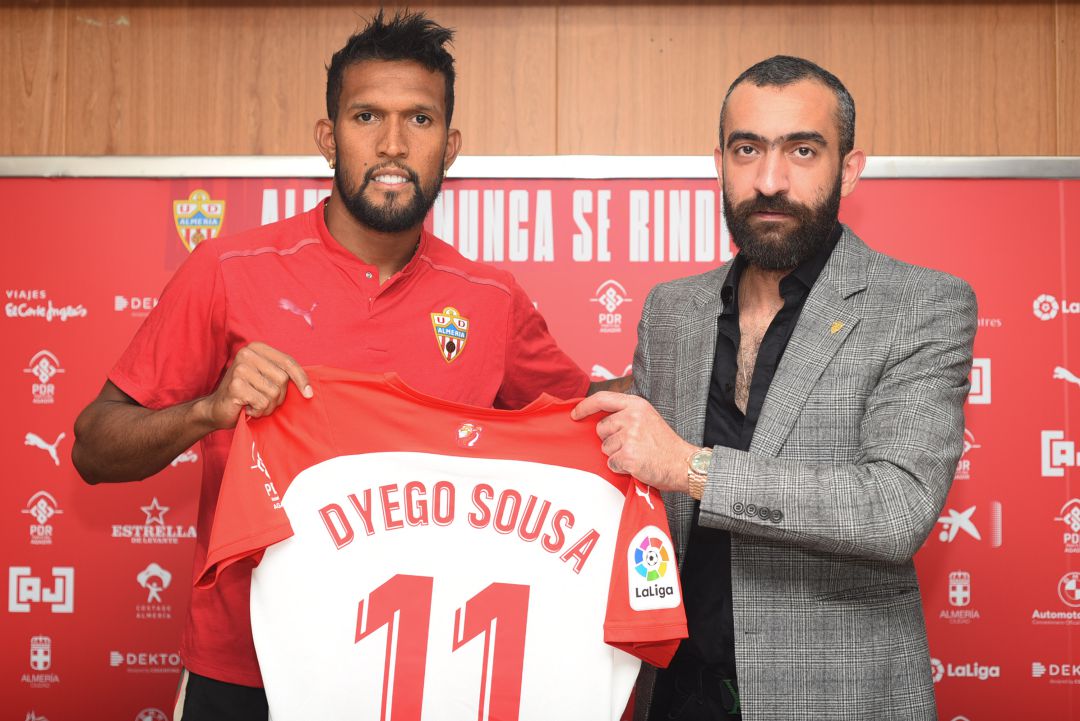 Dyego Sousa y El Assy. Dyego Sousa y El Assy.