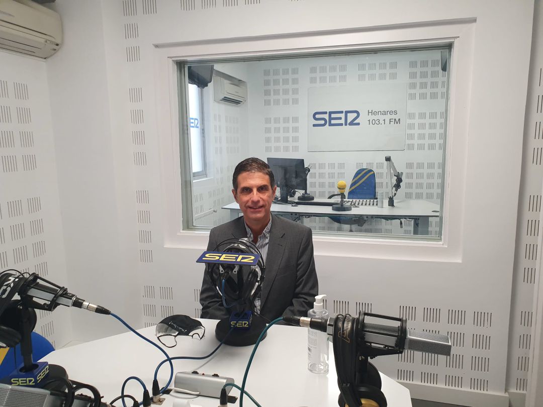 El alcalde de Alcalá de Henares, Javier Rodríguez Palacios, en los estudios de SER Henares. El alcalde de Alcalá de Henares, Javier Rodríguez Palacios, en los estudios de SER Henares.