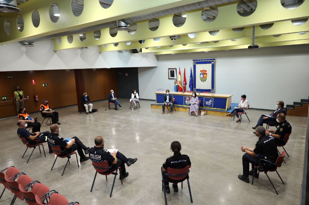 Imágen de la reunión de Coordinación de Seguridad de Fuenlabrada, presidida por el alcalde y la delegada del Gobierno. Imágen de la reunión de Coordinación de Seguridad de Fuenlabrada, presidida por el alcalde y la delegada del Gobierno.