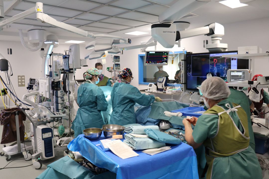 Nuevo quirófano robotizado en el hospital Virgen de las Nieves de Granada Nuevo quirófano robotizado en el hospital Virgen de las Nieves de Granada