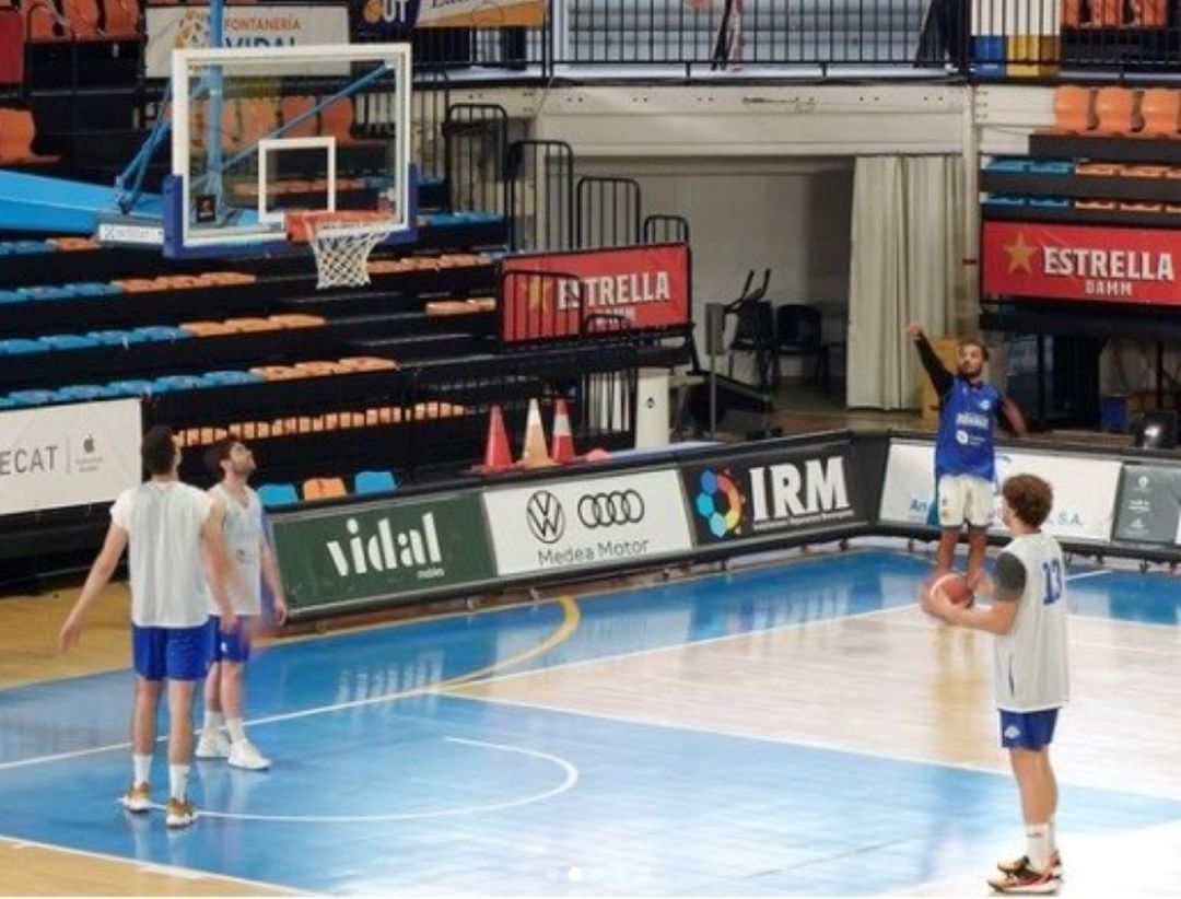 Després d'una setmana entrenant els jugadors de l'Hestia Menorca jugaran el seu primer partit de pretemporada davant del Gran Canaria. Després d'una setmana entrenant els jugadors de l'Hestia Menorca jugaran el seu primer partit de pretemporada davant del Gran Canaria.