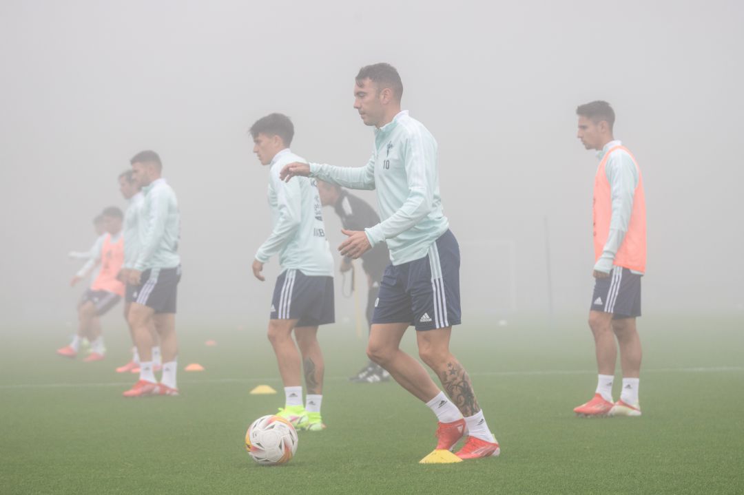Iago Aspas en primer plano durante una sesión en Mos Iago Aspas en primer plano durante una sesión en Mos