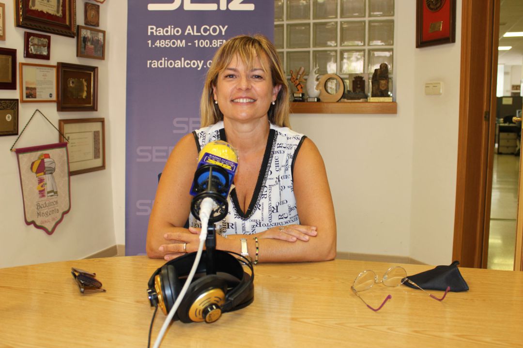 Ana Botella en el estudio central de Radio Alcoy Ana Botella en el estudio central de Radio Alcoy