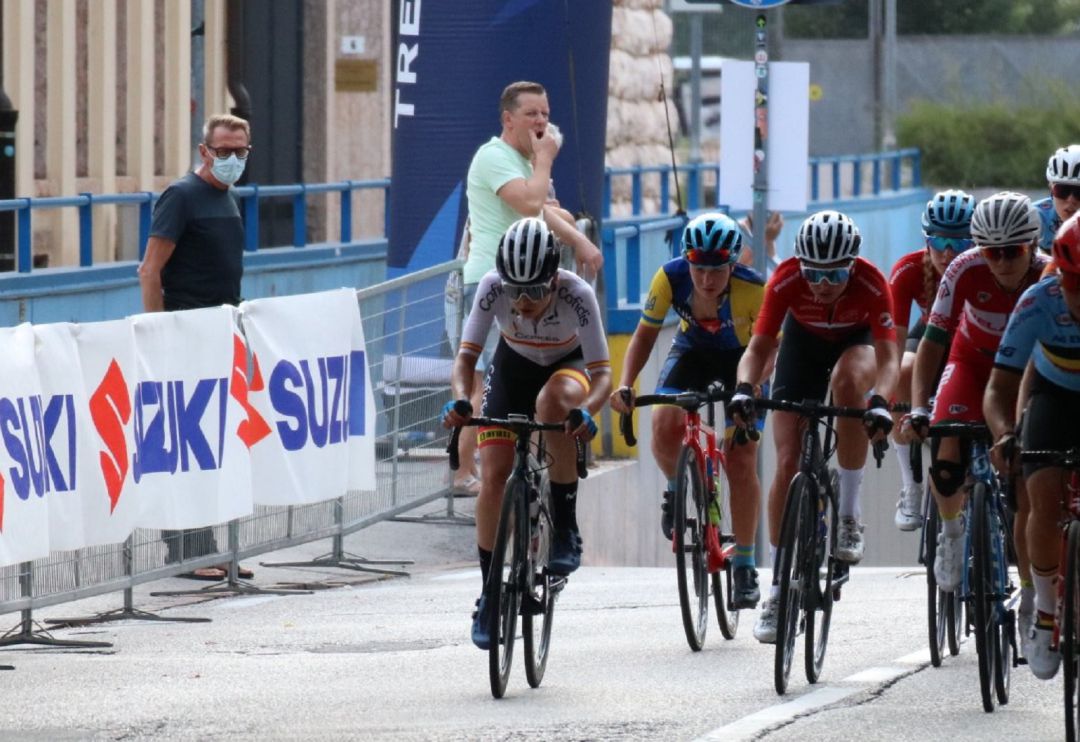 Sara Martín, durante un lance de carrera, antes de tener que retirarse de la carrera. Sara Martín, durante un lance de carrera, antes de tener que retirarse de la carrera.