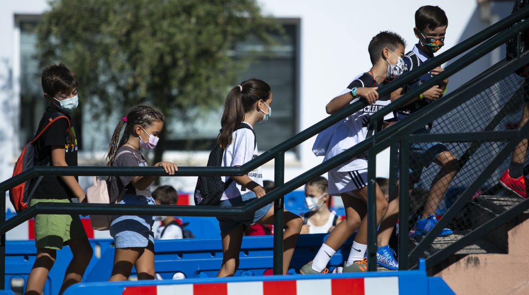 Los escolares de algunos pueblos de la provincia de Jaén no han podido coger el autobús escolar para el primer dia del curso Los escolares de algunos pueblos de la provincia de Jaén no han podido coger el autobús escolar para el primer dia del curso
