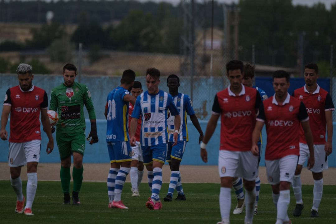 Blanquiazules y encarnados empataron en El Montecillo (0-0) Blanquiazules y encarnados empataron en El Montecillo (0-0)