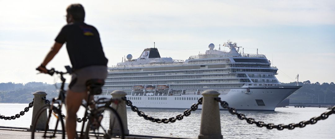 El crucero ‘Viking Sky’ arriba al muelle de Trasatlánticos del puerto de A Coruña El crucero ‘Viking Sky’ arriba al muelle de Trasatlánticos del puerto de A Coruña